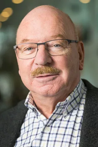 Klaus G Grunert MR R9 A5825 WEB
